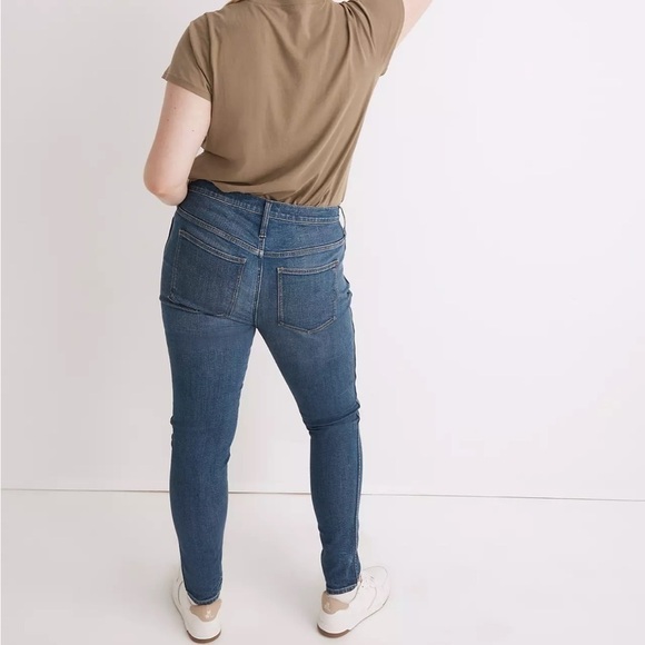 Madewell 10” high rise skinny jeans foregate wash knew rip edition - Picture 3 of 8